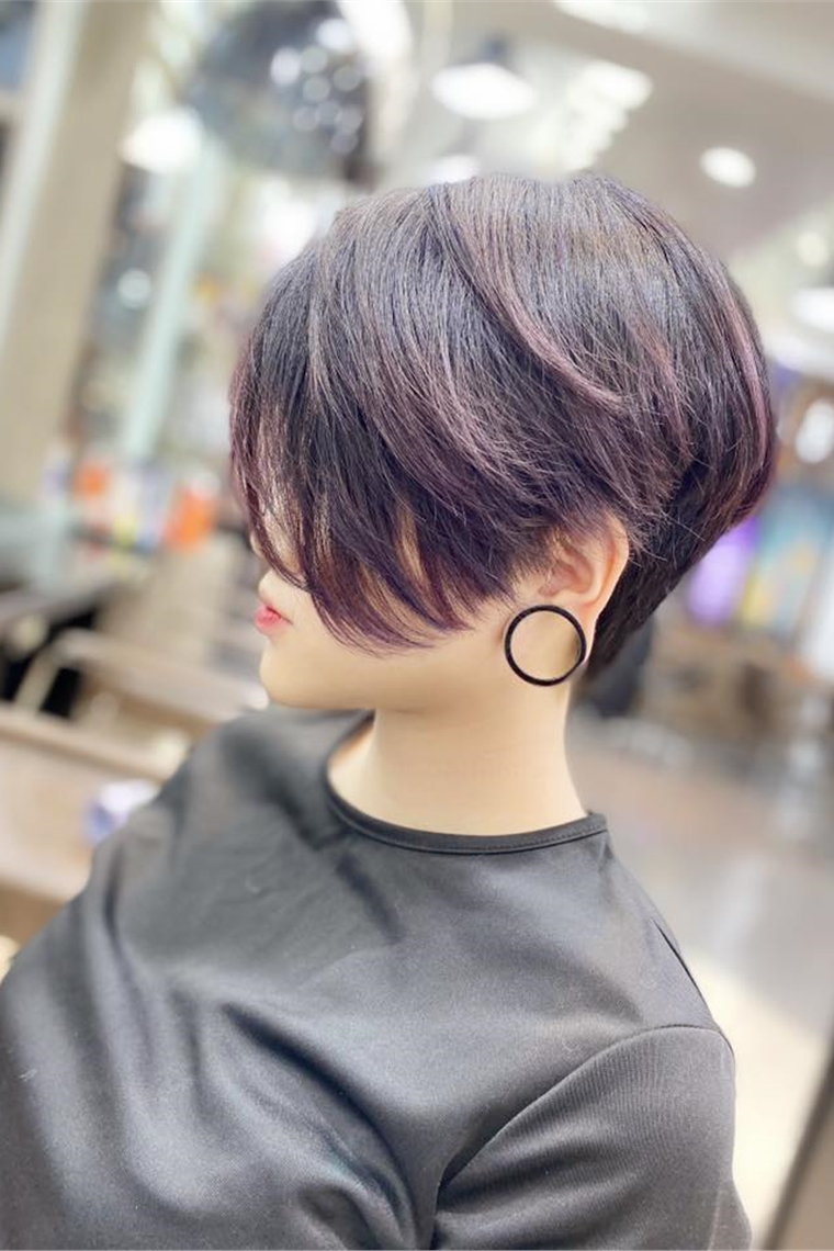 紫黑率性短髮